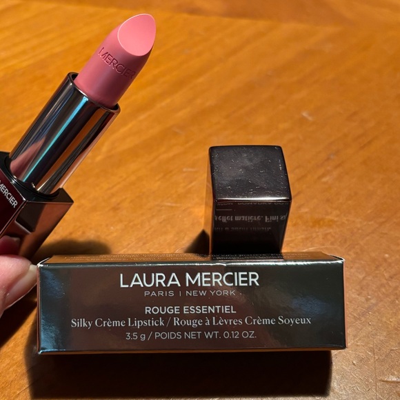 Laura Mercier Rouge Essentiel Silky Creme Lipstick Nude Naturel - Picture 4 of 16